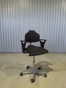 Werkstoel met PUR zitting en rug