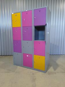 Multicolor locker met 12 deurtjes