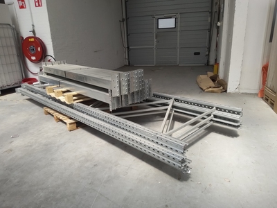 Palletstellingen gebruikt Dexion NP
