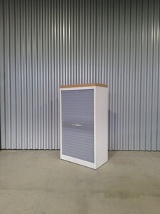 Roldeurkast 143x80cm met topblad