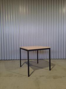 Kantinetafel 4-poot 80x80x75,5cm.