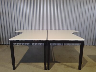 Showroomset van 2 nieuwe Wingbureaus