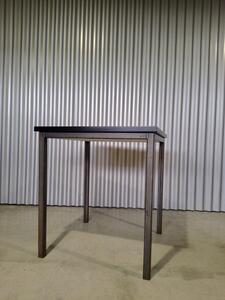 Statafel 100x100cm.