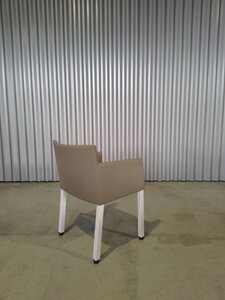 Vergaderstoel beige kunstleder